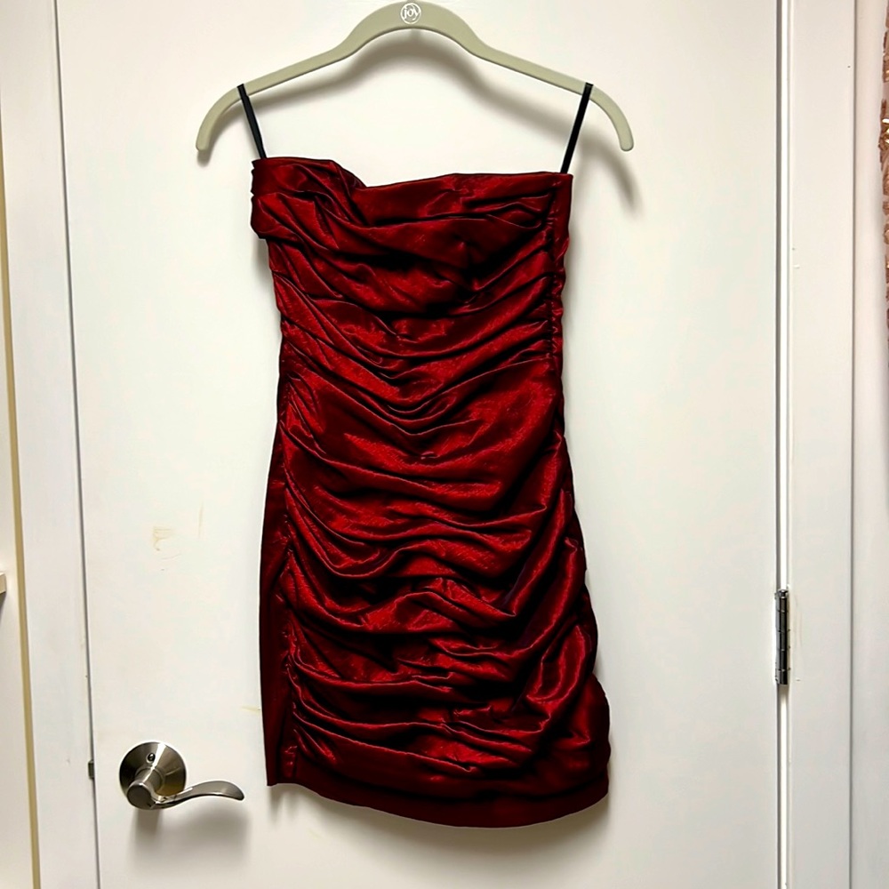 Gorgeous mini dress *Rouge* color will fit XS/S